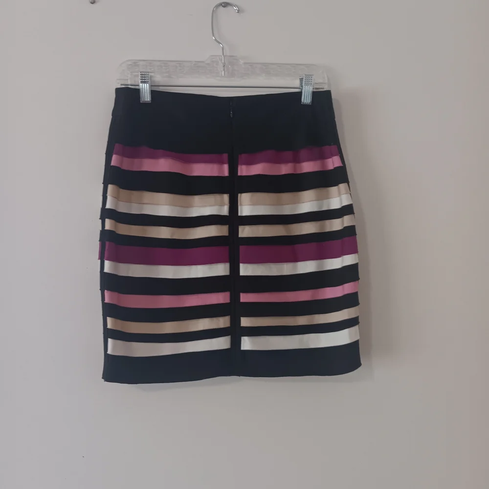 White House Black Market Multicolor Striped Mini Skirt Size 6 - Picture 3 of 6